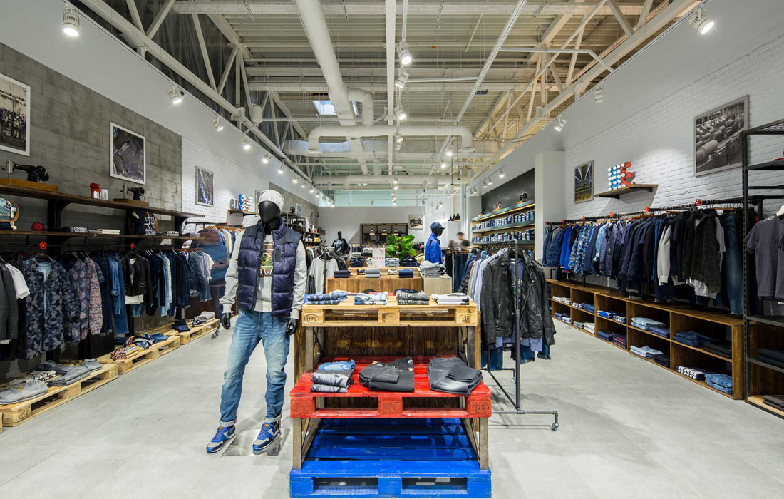 Stem - Освітлення магазину брендового одягу