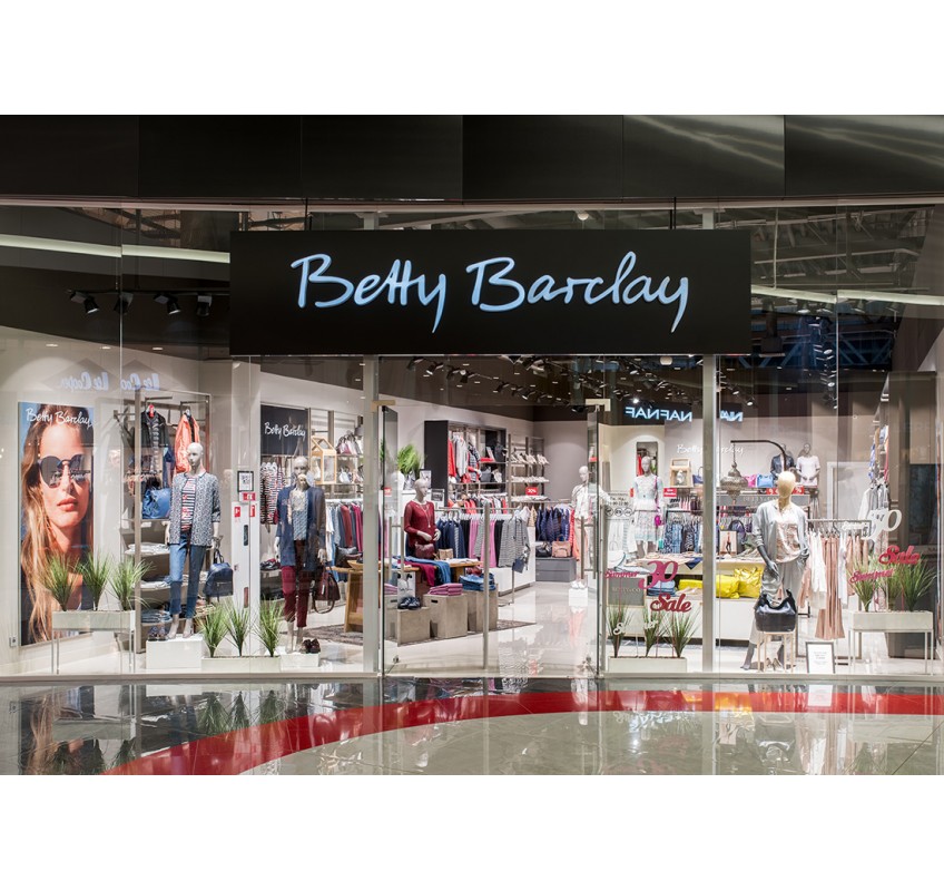 Betty Barclay — Освещение для магазина одежды