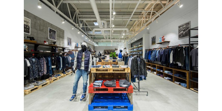 Stem — Освещение магазина брендовой одежды Stem — Освещение магазина брендовой одежды