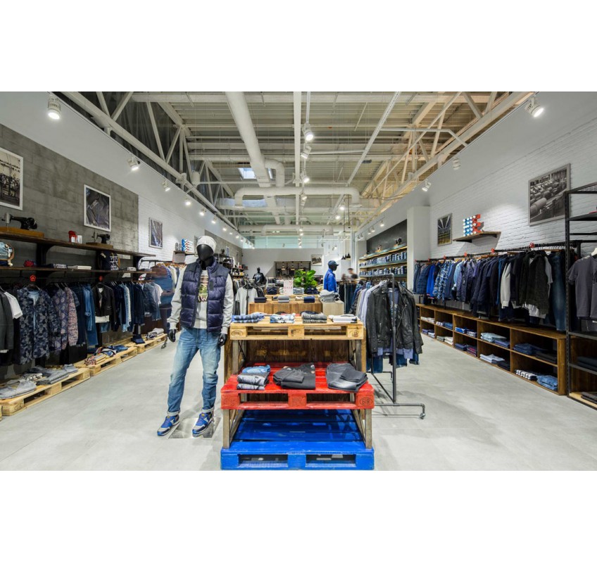 Stem — Освещение магазина брендовой одежды Stem — Освещение магазина брендовой одежды