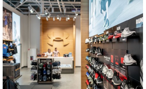 Помогаем настроить освещение для ритейла