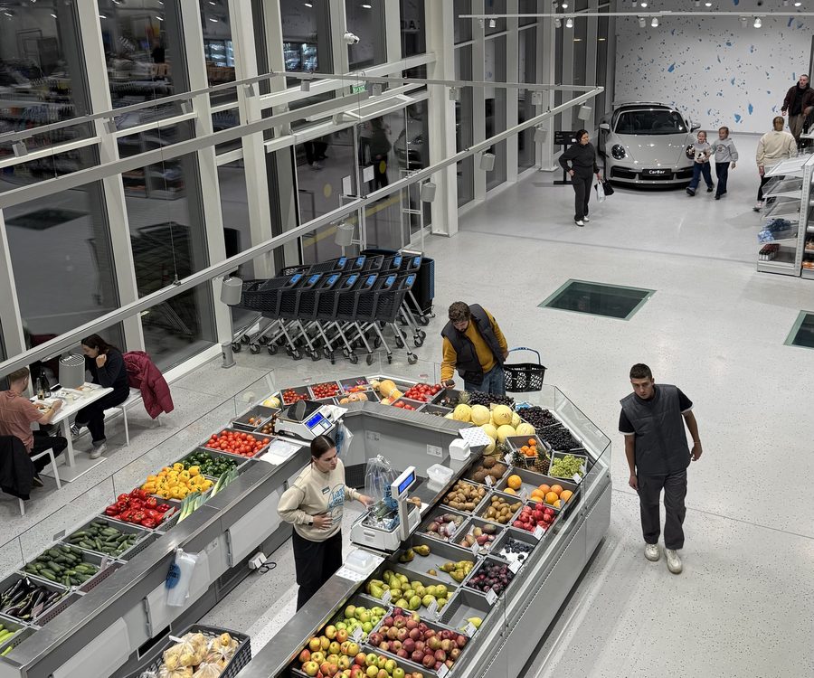 Овочевий острів у магазині Egersund Seafood, вигляд згори