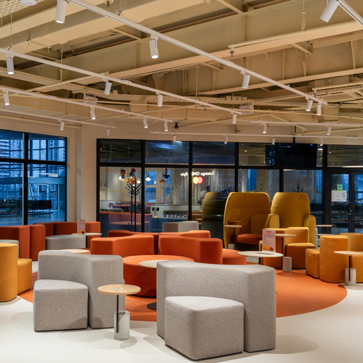 Mastercard Lounge ONE — освітлення лаунж-зони 