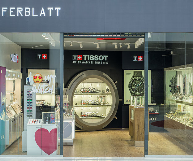 Вхід у магазин Zifferblatt у ТРЦ Lavina з вітриною Tissot