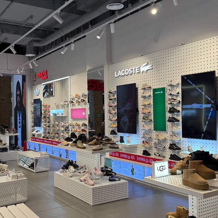 SuperStep в ТРЦ Dream: освещение магазина кроссовок