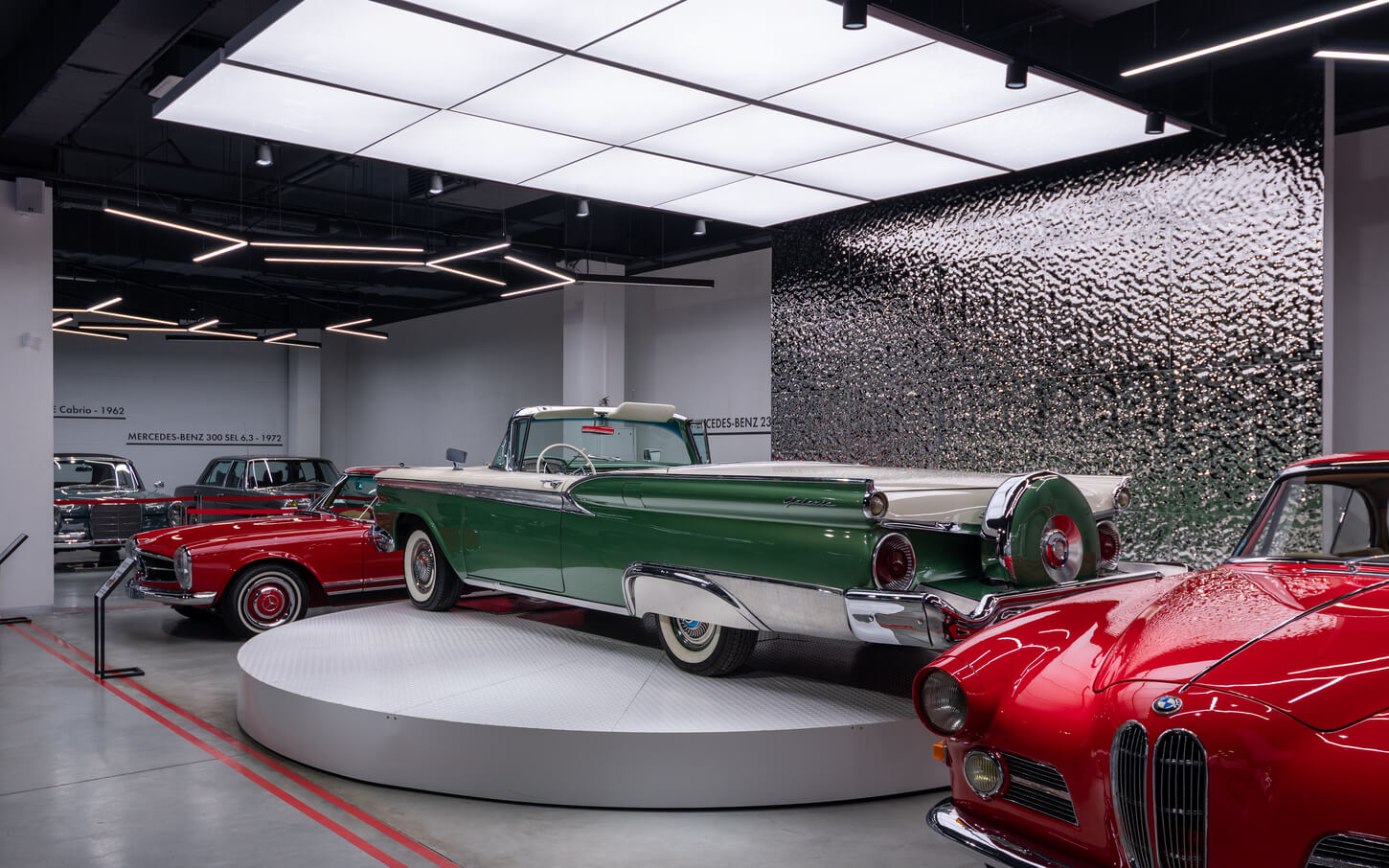 Музей ретро-автомобілів VikCars