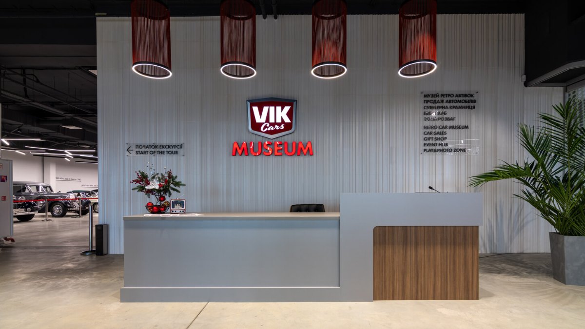 Reception of the VIKCARS vintage car museum